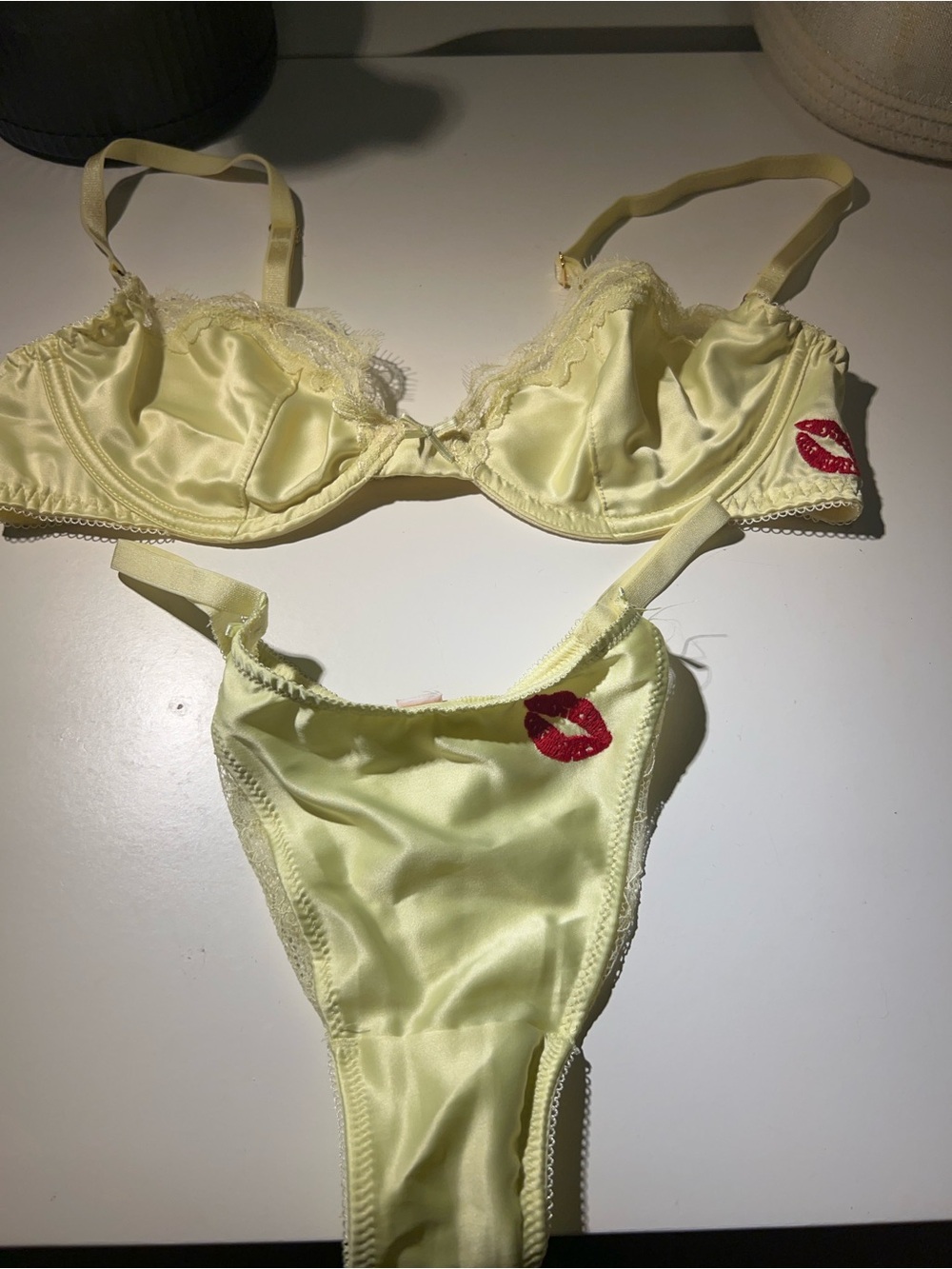 Victoria's Secret Pale Yellow Satin Lace Bra & Thong Set with Red Lip Detail